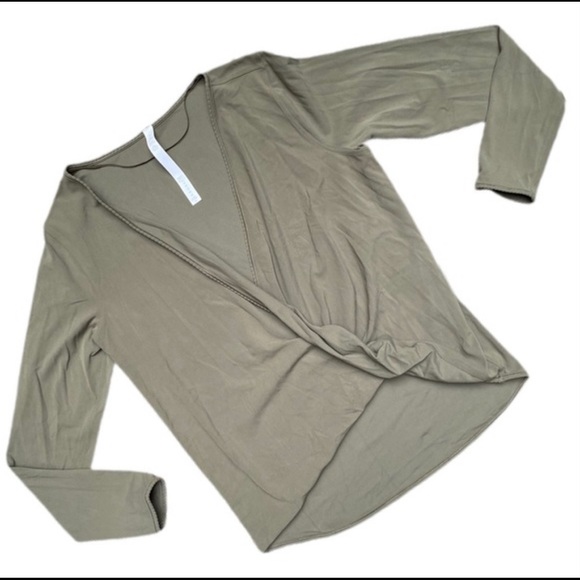 LULULEMON Green Full Freedom Top Long Sleeve - Picture 2 of 6